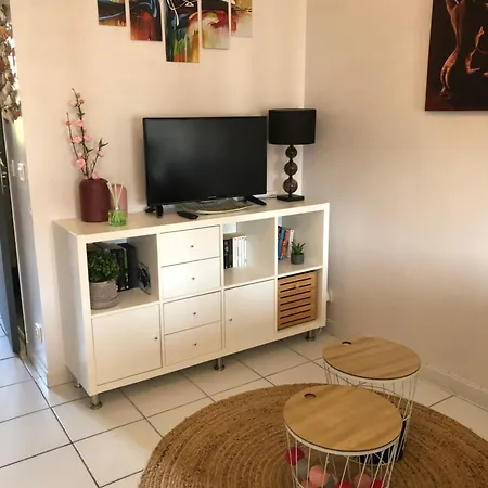 Cosy En Bord De Avec Piscine Apartamento